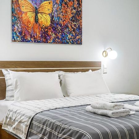 Urban Luxury On A Quiet Street In The Center Of Athensアパートメント エクステリア 写真